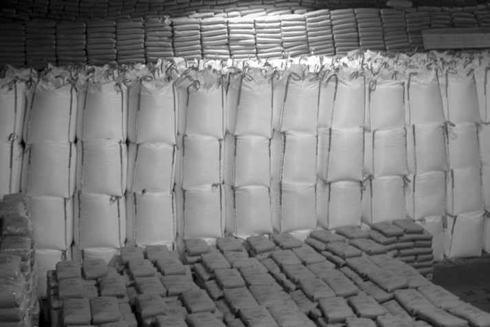 Sprzedaż i produkty PRODUKTY W roku obrotowym 2006/2007 Krajowa Spółka Cukrowa S.A. oferowała cukier w szerokiej gamie opakowań dostosowanych do potrzeb klientów hurtowych i detalicznych.