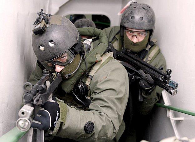 UDZIAŁ SIŁ ZBROJNYCH RP W DZIAŁANIACH ANTYTERRORYSTYCZNYCH JW FORMOZA GDYNIA JW GROM OS ŻW PLAN ZARZĄDZANIA KRYZYSOWEGO MINISTERSTWA OBRONY NARODOWEJ OS ŻW