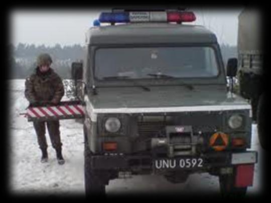 DZIAŁANIE PATROLI ROZMINOWANIA Etatowe patrole rozminowania - 39 Nieetatowe grupy płetwonurków - minerów - 2 328 żołnierzy 123 pojazdy Realizacja zadań 2011 rok przyjęto zgłoszeń 8142