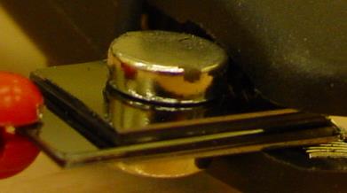 Wymiary struktury mikropompy wynoszą 28 12 3,4 mm 3, a objętość wewnętrzna to 5 5 3,2 mm 3 (80 mm 3 ).