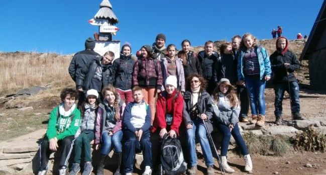 Zajęcia w ramach projektu Nasza szkoła - naszą szansą Terminy kółek Szkoła podstawowa Lp Rodzaj zajęć Klasa Termin Prowadzący 1. Matematyka IV Piątek, 7 lekcja A. Żarów 2.