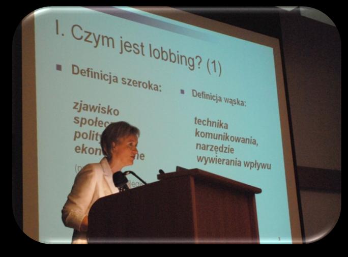 Pogoń za rentą - Przykłady Przykłady historyczne: Król nadaje wybrańcom wyłączność handlu na określonym terenie (renta monopolowa) Niewolnictwo