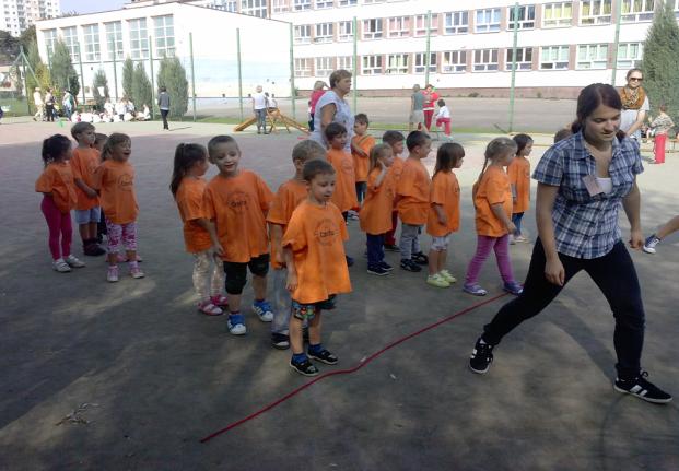 Za nami zaledwie cztery tygodnie pobytu w przedszkolu, a my już możemy poszczycić się wieloma zdjęciami z wycieczek oraz imprez, w których braliśmy udział.