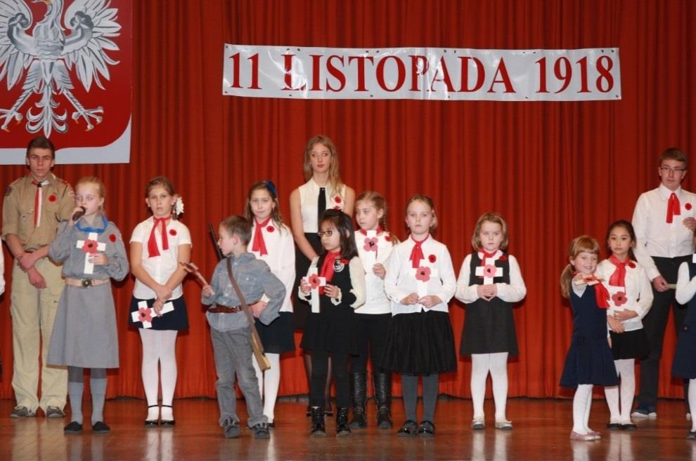 Dzieci ze szkoły im. H. Sienkiewicza, do której uczęszczają moje maluchy, brały udział w Akademii Listopadowej/Niepodległości w tym roku.