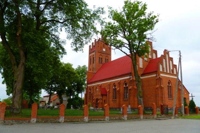 PŁOCHOCIN Parafia Świętego Wawrzyńca SANKTUARIUM MARYJNE MATKI KOŚCIOŁA Proboszcz: ks. Stanisław Wilkowski, mgr teol. Miejscowości: Bąkowo, Bąkowski Młyn, Krzewiny, Płochocinek Odpust: Św.