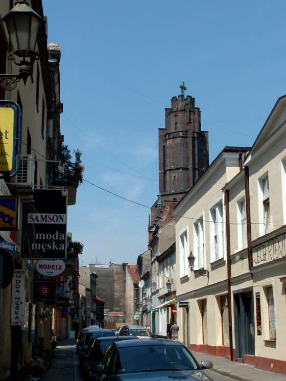 Ul. Raciborska wraz z górującą nad
