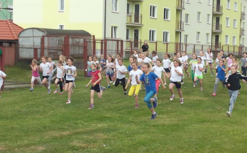 IV Łobeska Liga Biegowa Łobeska Liga Biegowa to cykl 6 imprez biegowych rozgrywanych na terenie Powiatu Łobeskiego pod patronatem Starosty Łobeskiego.