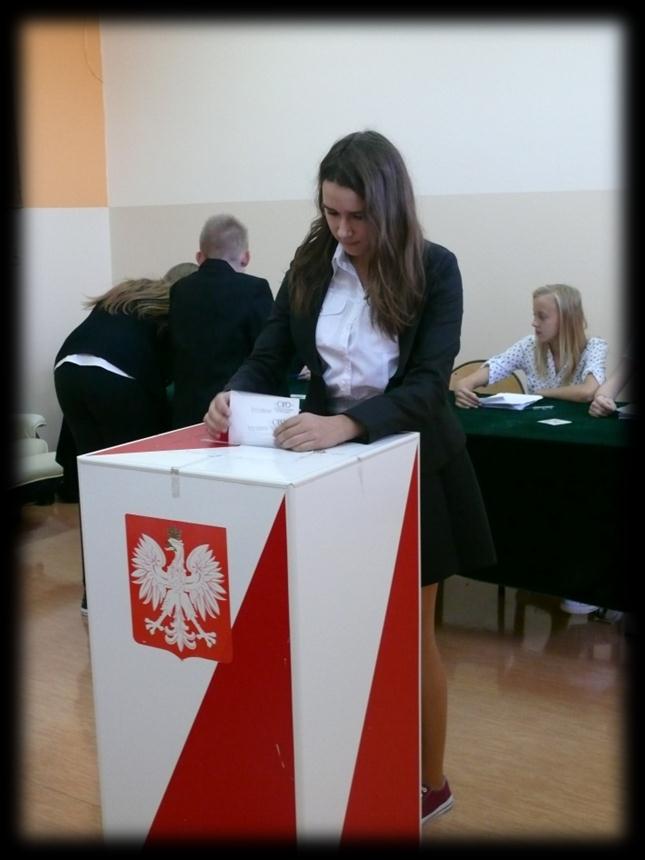 Gazetka Gimnazjum Świętego Wojciecha w Makowie - 4 - Po raz kolejny nasze Gimnazjum przystąpiło do Ogólnopolskiej akcji Samorządy mają głos, organizowanej przez Centrum Edukacji Obywatelskiej, której