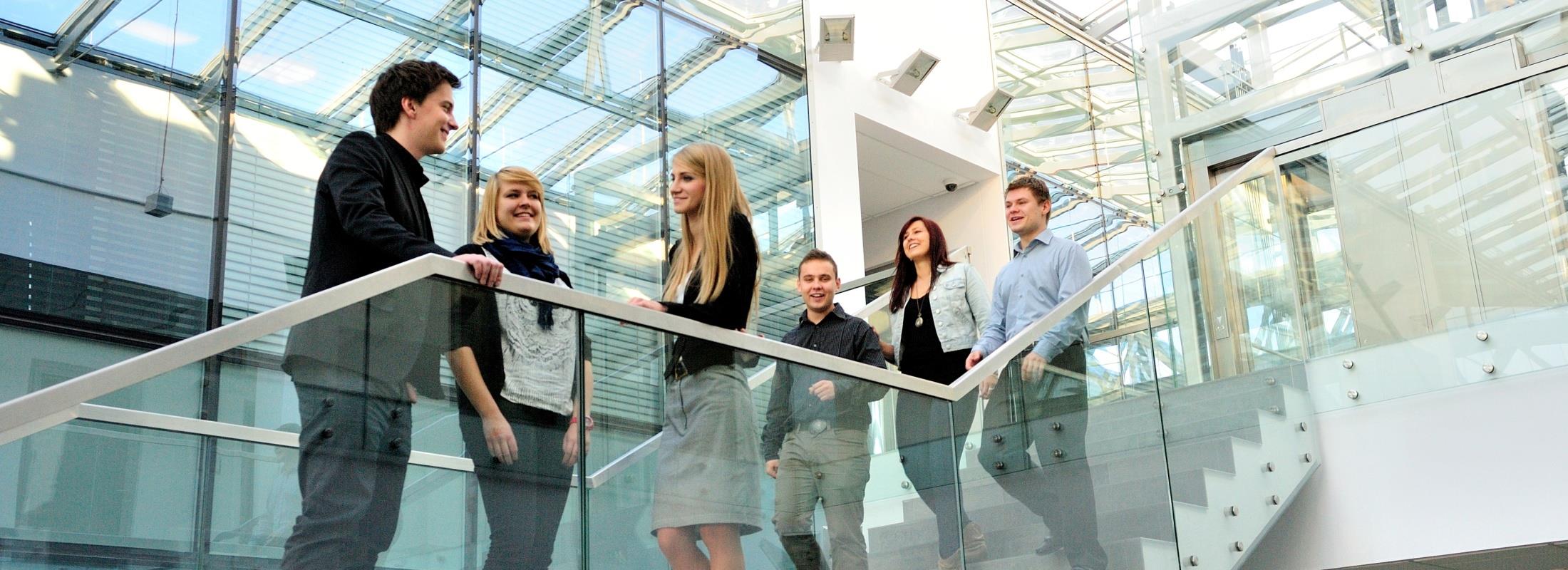 Szkoła Biznesu Politechniki Warszawskiej to wspólne przedsięwzięcie Uczelni i trzech partnerów europejskich: London Business School, HEC School of Management Paris oraz Norwegian School of Economics.