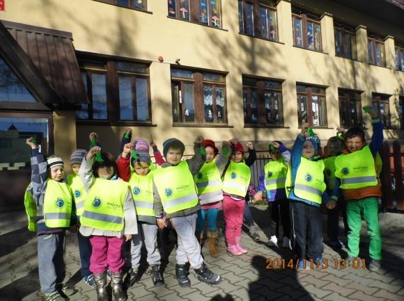 KRYTERIA DODATKOWE 1. Organizacja ogólnoszkolnych konkursów plastycznych oraz przygotowanie wernisażu prac plastycznych. W ramach Odblaskowej szkoły odbyło się kilka konkursów plastycznych.