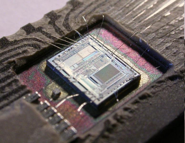 Procesor (ang. processor) nazywany często CPU (ang.