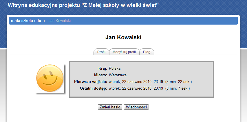 Każda osoba korzystająca z witryny edukacyjnej posiada swój własny profil z podstawowymi informacjami o sobie, które widoczne są dla innych osób korzystających z tych samych kursów.