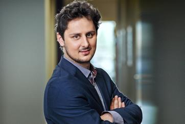 Zarządzający Tomasz Tarczyński Zarządzający Funduszem, prezes Opoka TFI. Odpowiada za strategię Funduszu i dobór spółek do portfela.