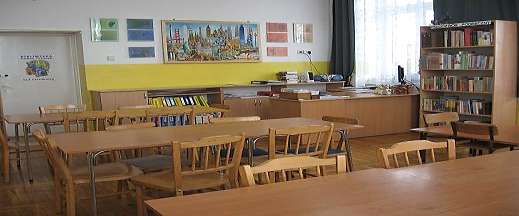 Biblioteka szkolno-środowiskowa w Ogrodzonej O O O Jest to nie tylko biblioteka, ale także główne miejsce organizacji akcji