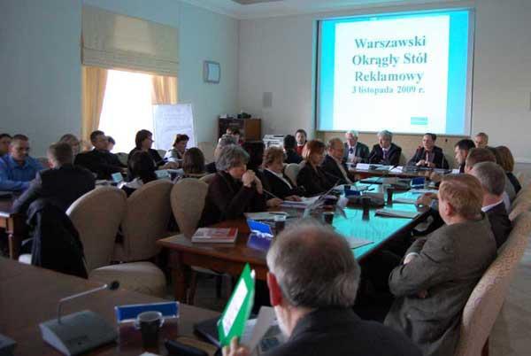 Warszawski Okrągły Stół Reklamowy Metoda: okrągły stół Przydatne do: konsultacji, stworzenia platformy do spotkania i dyskusji nad interesami obywateli, samorządu i biznesu dotyczącymi przestrzeni