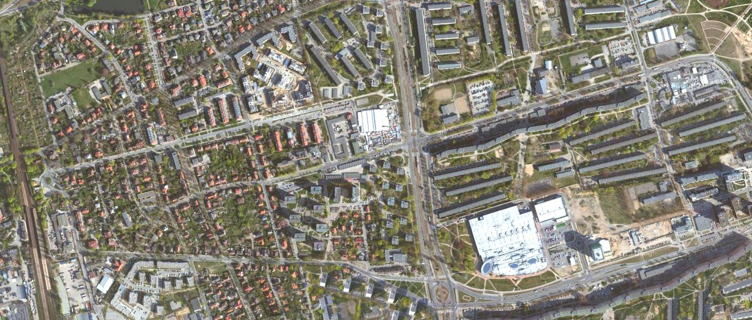 DOJZD I TRNSPORT Dogodny do nieruchomości jest możliwy zarówno komunikacją miejską, jak i prywatnymi środkami transportu. SMOCHÓD Obsługę komunikacyjną nieruchomości zapewniają ul.