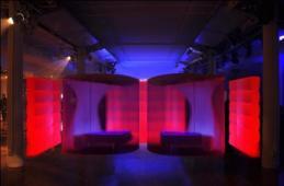 Na komplet scenografii White Sensation dla przestrzeni Sensation White - elementy około 400m2 strefa imprezy i 200m2 strefa chillout składają się następujące elementy: