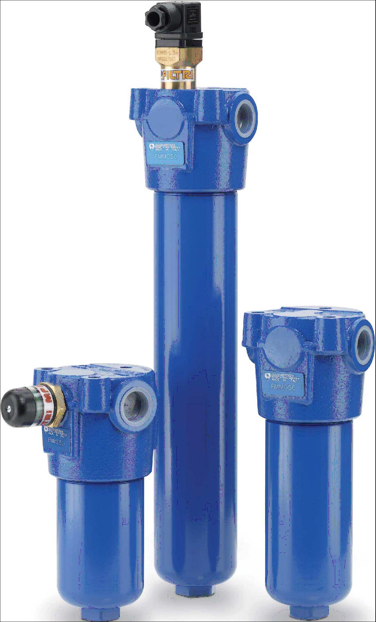 Podczas przepływu cieczy przez filtr następuje jej oczyszczenie i powrót do obiegu w układzie hydraulicznym. OPIS DZIAŁANIA Główne części składowe filtra liniowego typ FMM 050.