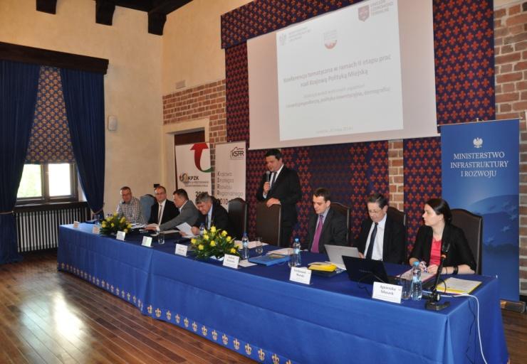 Nieformalna dyskusja nad projektem KPM Transparentność i otwartość procesu opracowania projektu KPM Warsztaty tematyczne i konferencje w 2013 r.