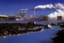 WIODĄCA ROLA MIAST I GMIN W WALCE ZE ZMIANAMI KLIMATU około 75% populacji europejskiej żyje na obszarach miejskich miasta odpowiadają za blisko 80% zużycia energii i emisji CO 2 władze miejskie mają