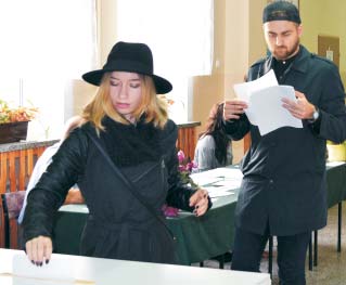 BARANÓW str. 14 BARANÓW BO MYŒMY Z U WYDALI BÓJ wtorek 27 paÿdziernika 2015 r. cena 2 z³ (w tym 8% VAT) nr 42 (673) ISSN 1644-0498 INDEKS 372188 redakcja@pulstygodnia.pl www.pulstygodnia.pl str.