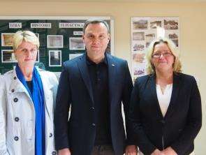 MIKROPROJEKTY - PRZYKŁADY Beneficjent: Zespół Placówek Oświatowych w Sromowcach Niżnych Partner słowacki: Spojena škola Spišska Stará Ves Tytuł projektu: Dunajec- wspólna rzeka- wspólna sprawa Kwota