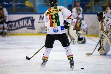MIKROPROJEKTY - PRZYKŁADY Beneficjent: Krynickie Towarzystwo Hokejowe Klub Młodzieżowy Krynica Partner słowacki: Hokejový club 46 Bardejov Tytuł projektu: Hokej w sercach ludzi naszych regionów Kwota