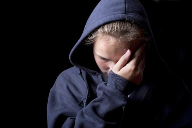 Gluten i kazeina gromadzą się w mózgu Peptydy pochodzące z kazeiny oraz gluten mają taką strukturę chemiczną, że ich działanie jest podobne do opioidów takich jak