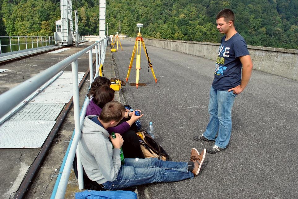 KAŻDY DOBRZE WIE, ŻE CZŁOWIEK NIE TYLKO NAUKĄ ŻYJE I