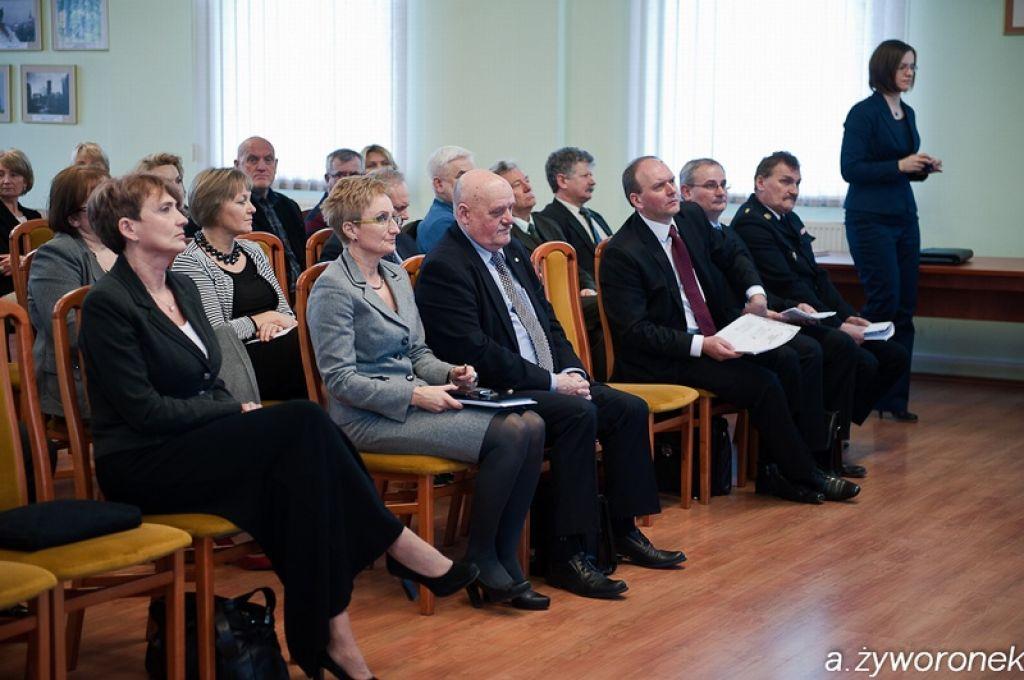 ROZMOWY O ZDROWIU W POWIATACH Starostwo Powiatowe, Żagań 06.03.2014 r.