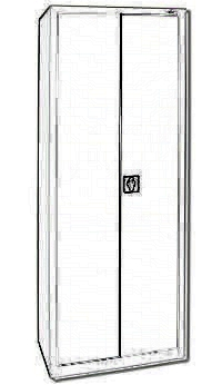 LP 9 Szafa metalowa zamykana dwudrzwiowa 14 Szafa metalowa dwudrzwiowa spełniająca następujące parametry: szafa powinna być wykonana z blachy metalowej o grubości min. 0,8 mm liczba drzwi 2 szt.