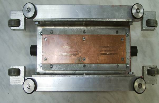 169 Ładowanie baterii odbywa się na stacjach. W 2006 r., w Szwajcarskim kurorcie Arosa wdrożono pierwsze rozwiązanie projektu Coaster.