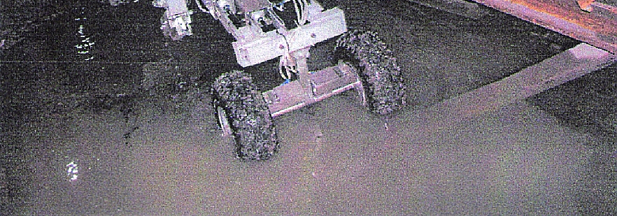 Górniczy Mobilny Robot Inspekcyjny GMRI Założenia konstrukcyjne robota [11]: Gabaryty umożliwiają jego transport przez śluzy o średnicy 800 mm napędy w wykonaniu iskrobezpiecznym budowa zapewnia