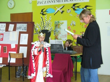 wzięło udział pięć szkół podstawowych z różnych gmin. W każdej drużynie było czterech zawodników. Wszyscy wykazali się wzorową wiedzą z zakresu języka angielskiego.