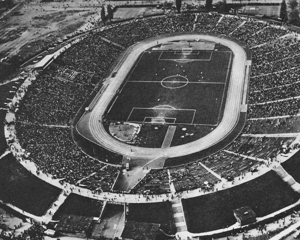 Tak wyglądał Stadion Warty w trakcie meczu Lacha z Zawiszą Bydgoszcz 1:0 o wejście do pierwszej ligi rok 1972.