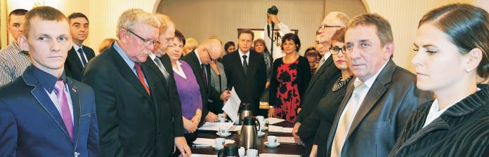 12 BARANÓW BRALIN KÊPNO ÊKA OPATOWSKA PERZÓW RYCHTAL TRZCINICA BARANÓW BRALIN KÊPNO ÊKA OPATOWSKA PERZÓW RYCHTAL TRZCINICA 13 BARANÓW Pe³ni¹cy funkcje przewodnicz¹cego-seniora radny Andrzej Stodolski