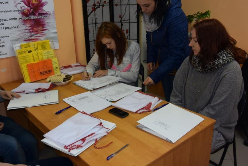PRZEDSIĘWZIĘCIE - LATO W OHP W ramach inicjatywy LATO W OHP zorganizowano łącznie w Centrach Edukacji i Pracy Młodzieży OHP w Elblągu i w Olsztynie 38 przedsięwzięć. Były to m.in. spotkania z pracodawcami, gry i zabawy edukacyjne, pogadanki, treningi kompetencji miękkich, festyny, seminaria, warsztaty, wycieczki zawodoznawcze.
