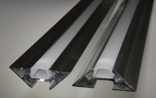 PROFILE ALUMINIOWE Profile aluminiowe do montażu taśm LED AKCESORIA symbol zdjęcie materiał szybka wymiary Micro-alu aluminium, aluminium anodowoane przezroczsta PDS4-alu aluminium, aluminium