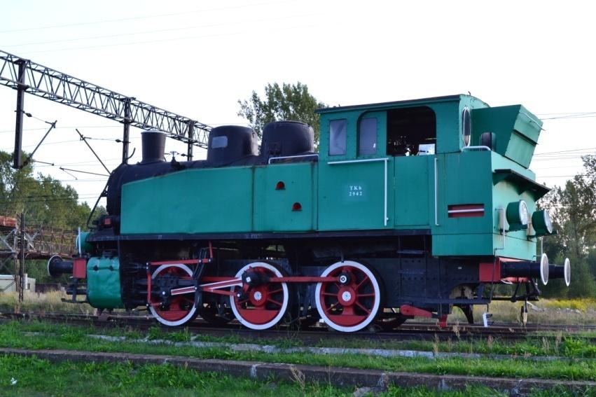 Pozyskanie parowozu Tkh 2942 lub podobnego oraz dwóch wagonów serii: BCi lub Bi Fot.A.