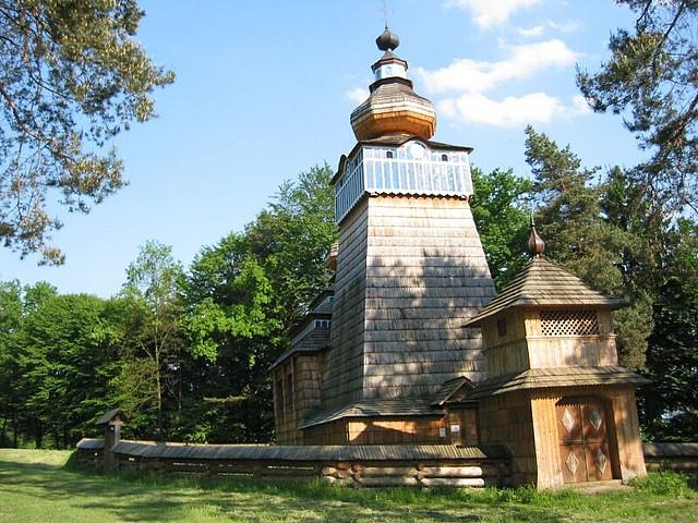 Zabytki Park Etnograficzny w Sanoku należy do najpiękniejszych muzeów na wolnym powietrzu w Europie. Położony jest na prawym brzegu Sanu u podnóża Gór Sanocko-Turczańskich.