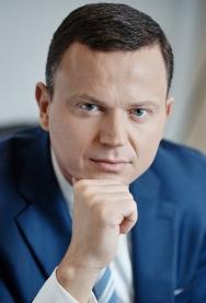 Bartosz Sierakowski, Wspólnik, Radca prawny, Licencjonowany doradca restrukturyzacyjny w Kancelarii Zimmerman i Wspólnicy Specjalizuje się w prawie upadłościowym i restrukturyzacyjnym oraz