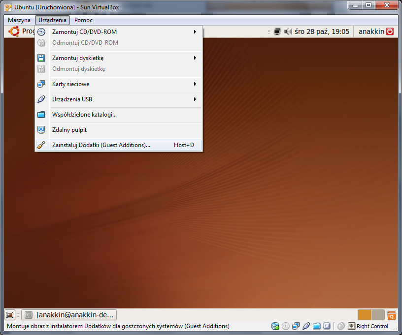 6.11.3 Z menu VirtualBoxa wybieramy Urządzenia Zainstaluj Dodatki (Guest Additions)... 6.11.4 W terminalu wpisujemy $ cd /media/cdrom # sh VboxLinuxAdditions-x86.run 6.11.5 Po zakończonej instalacji