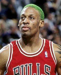 Rodman najbardziej niedoceniany z wielkich tekst: Jakub Kacprzak foto: Wikimedia, deviantart Dennis Rodman. Pseudonim Robak. Wariat pośród świrów.