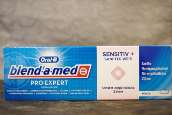 619. Blend-a-Med 75ml 3D White Anti-Tabacco Fresh Produkt z polskim opisem na opakowaniu karton 24szt 3,49 PLN 620. Fairy All in One 39 Citrus Kapsułki do zmywarki.