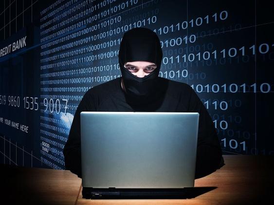 Kiedy szczególnie narażamy się na nieuprawniony dostęp? Poprzez korzystanie z programów niewiadomego pochodzenia; takie programy mogą zawierać wirusy (np.