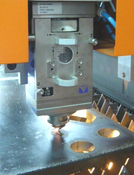 Materiały Laserowa maszyna CNC Wszystkie materiały ze stali są przetwarzane przez maszyny CNC z najwyższą precyzją.