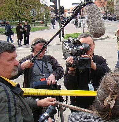 Ryzyko psychospołeczne i stres zawodowy w pracy DZIENNIKARZY Badania w polskiej populacji (Najder, Merecz-Kot; 2014) (211 dziennikarzy radiowych, prasowych i telewizyjnych) Stresogenne cechy pracy: