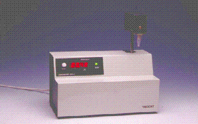 3. 1. Osmometr. Przykładem termoelektrycznego urządzenia chłodniczego stosowanego w technice laboratoryjnej jest osmometr. Jest to przyrząd do pomiaru ciśnienia osmotycznego roztworów. Rys. 8.