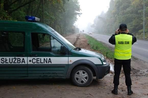 SŁUŻBA CELNA NA STRAŻY OCHRONY ŚRODOWISKA Przemyt odpadów Andrzej