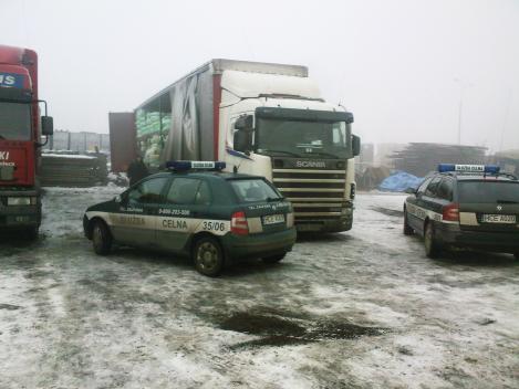 Odpady niebezpieczne po drodze z ADR Izba Celna w Krakowie Transgraniczny przemyt odpadów ciekawe przypadki. Kiedy towar celny staje się odpadem ograniczenia pozataryfowe.